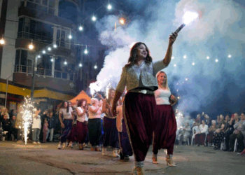 Kore Mahallesi'nde renkli şalvar gecesi