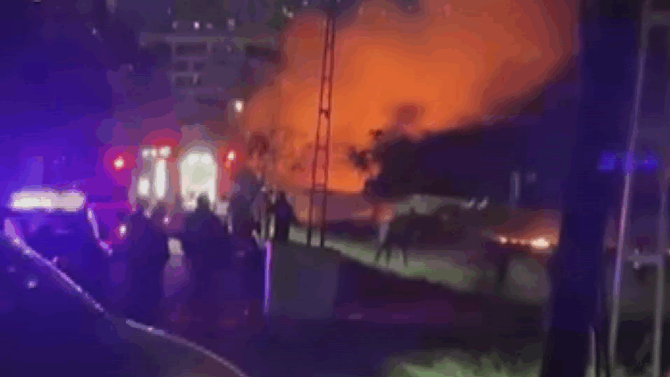 Küçükçekmece'de halı yıkama atölyesinde yangın