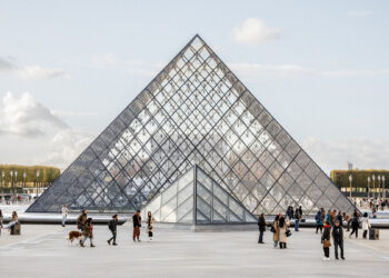 Louvre soygununda iki şüpheli suçunu itiraf etti