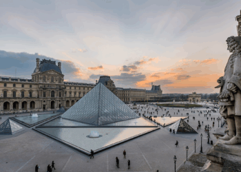 Louvre Müzesi soygununda 5 yeni şüpheli gözaltına alındı