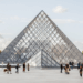 Louvre Müzesi yeniden ziyarete açıldı