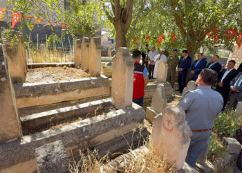 PKK'lı teröristlerin mayınlı saldırısında şehit olan 8'i çocuk 26 kişi anıldı