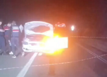 Mersin'de otomobil kamyona çarptı: 1 ölü, 1 yaralı