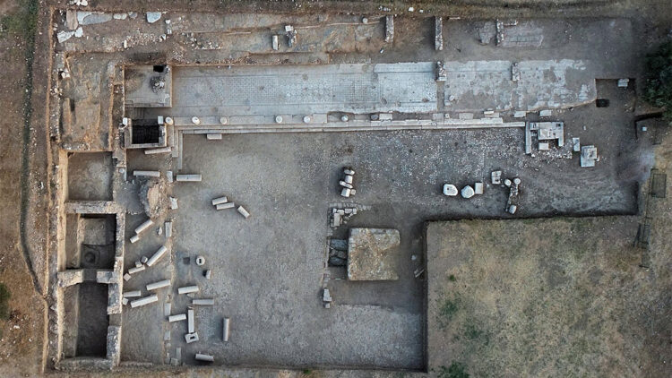 Metropolis Antik Kenti'nde 1800 yıllık agora bulundu