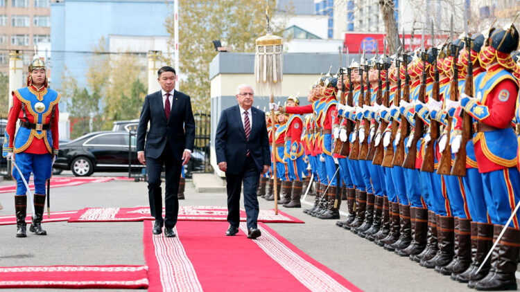 Yaşar Güler Moğolistan'a gitti