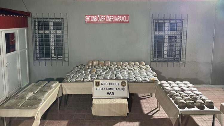Van hudut hattında 117 kilo 853 gram uyuşturucu ele geçirildi