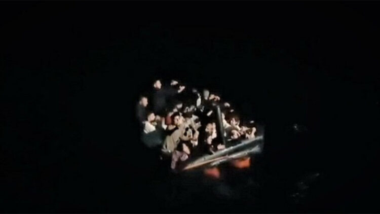 Muğla açıklarında 18’i çocuk 46 düzensiz göçmen kurtarıldı