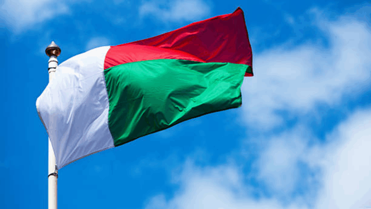 Madagaskar'da ordu yönetime el koydu