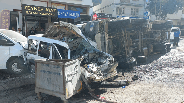 Malatya'da freni arızalanan kamyon 15 araca çarptı: 5 yaralı