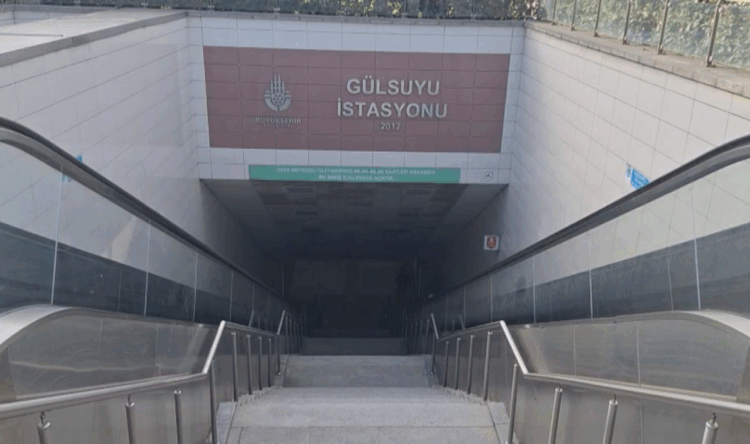 Maltepe'de bir kişi metro raylarına atladı