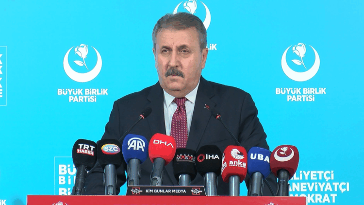 Meclis çatısı altında atılan sloganlar açıkça terör örgütü propagandasıdır