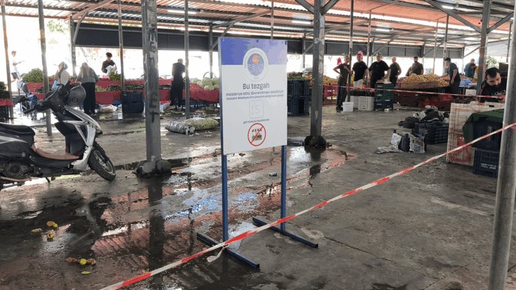 Müşteriye kötü muamelede bulunan pazarcıya 'tezgah kapatma' cezası