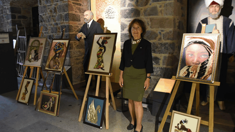 Necla öğretmenden 'Çivi ile Telin Aşkı' sergisi