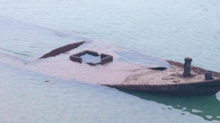 Nijerya'da tekne alabora oldu: 20 ölü