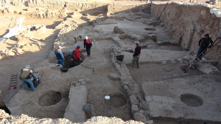 Oylum Höyük kazılarında çivi yazılı tabletler bulundu
