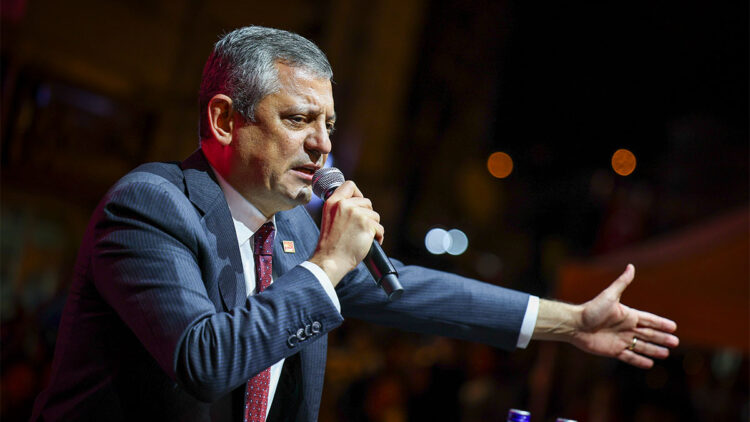 Atatürk'ün partisinden ajan çıkmaz