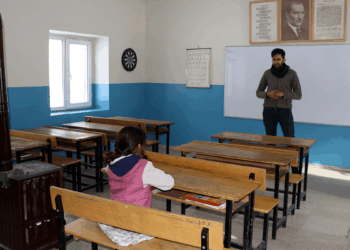 Önceki okulunun tek öğrencisiydi, şimdi 32 arkadaşı var