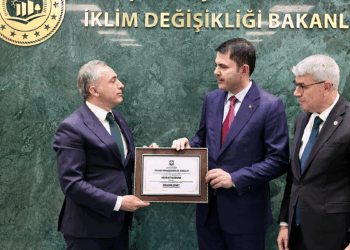 Osmaniye Belediye Meclisi'nden Bakan Kurum'a 'Fahri Hemşehrilik Beratı'