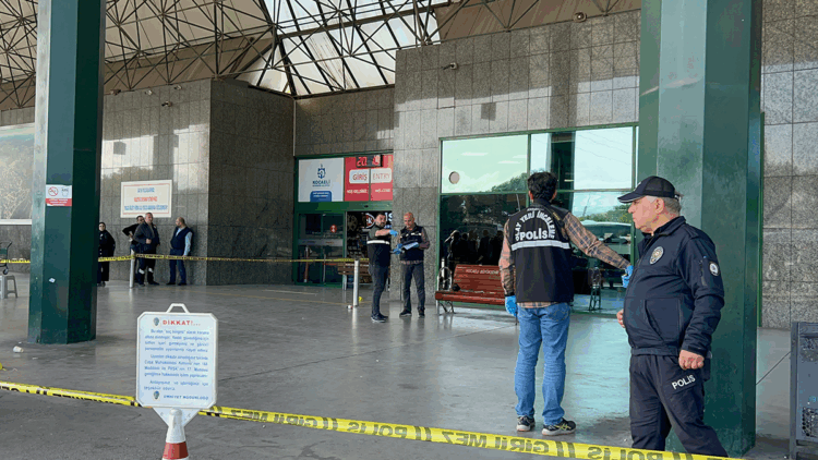 Otogarda etrafa ateş açtı, polis tarafından bacağından vurulup yakalandı