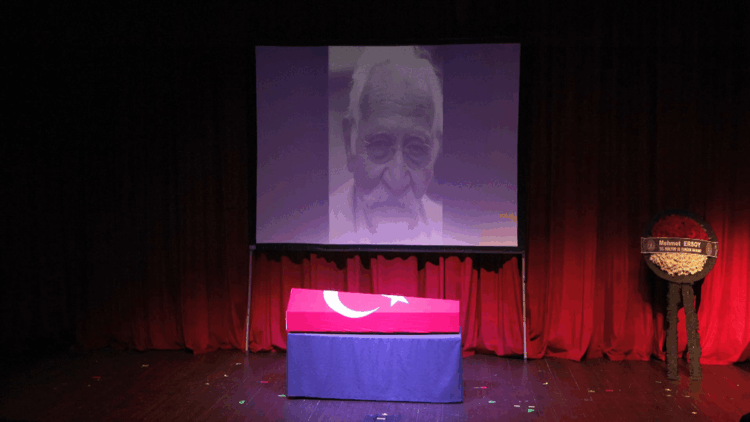 Oyuncu Arif Erkin Güzelbeyoğlu'na veda