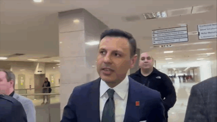 Özgür Çelik'in görevden uzaklaştırma davası 21 Kasım'a ertelendi