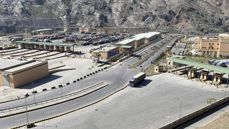 Pakistan ve Afganistan arasında ateşkes ilan edildi