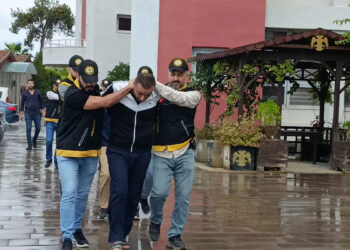 Adana'da pastaneye el bombası atan şüpheli, borç nedeniyle azmettirilmiş