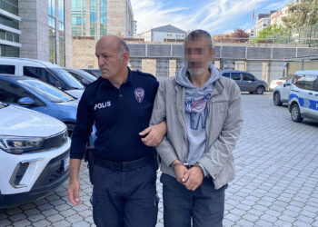 Merdiven boşluğuna bırakılan beyaz eşya ile mobilyaları çalan şüpheliye gözaltı