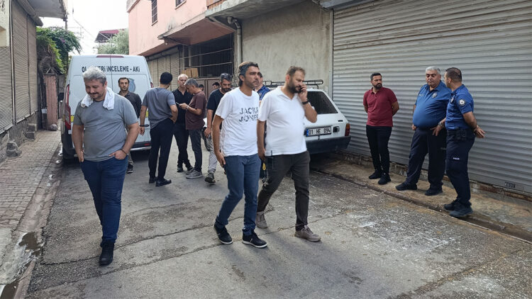 Polise bıçakla saldıran uyuşturucu bağımlısı vuruldu