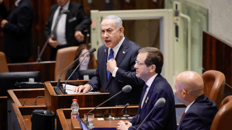 Pazar günü Gazze'ye 153 ton bomba atıldı