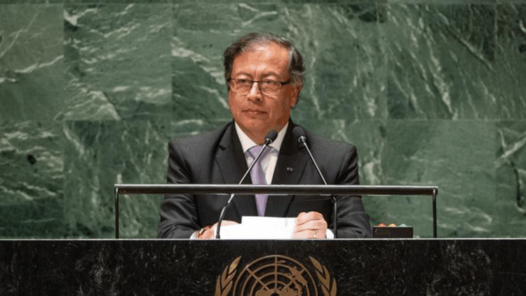 Petro'dan Trump'a sert yanıt: Burada kralları kabul etmeyiz