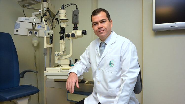 Sarı nokta tedavisinde göz içi mercek uygulaması