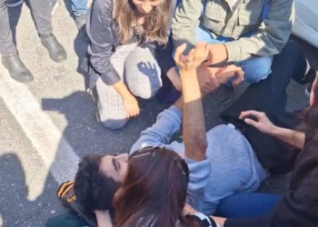 Rojin Kabaiş için yapılan yürüyüşte, üniversite öğrencisine otomobil çarptı