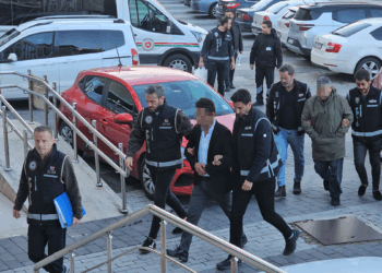 Rıza dışında kürtaj yaptıkları iddia edilen 2 doktora gözaltı