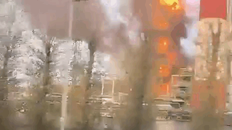 Rusya'da petrol rafinerisinde yangın