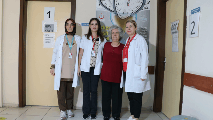 Rutin kontrole gitti, meme kanseri teşhisi konuldu