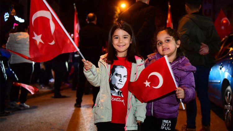 Sancaktepe'de Cumhuriyet'in 102'nci yılı coşkuyla kutlandı