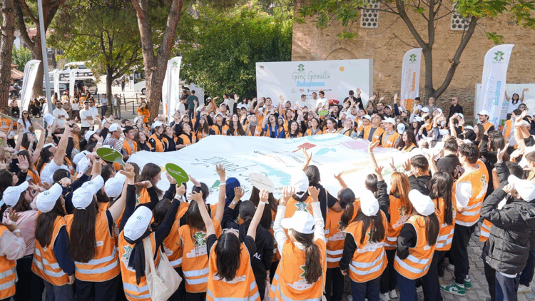 SENTRUM, Birgi'de Genç Gönüllü Buluşması düzenledi