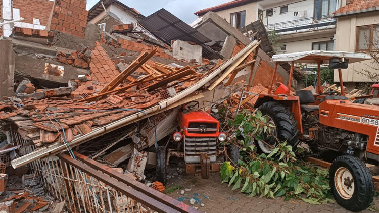 Sındırgı'da artçı sarsıntılar sürüyor