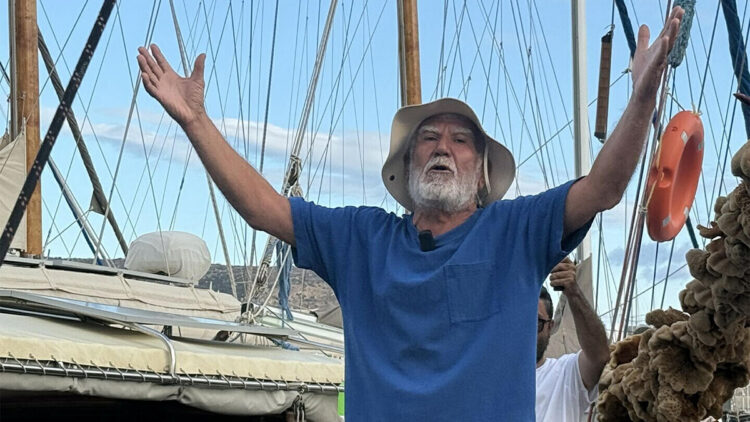 Son süngerci, 60'ıncı yılı anısına yaptığı dalışı tamamladı