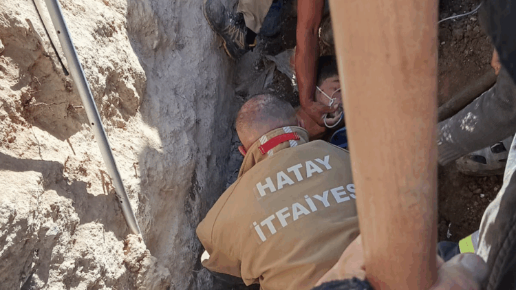 Şantiyede göçük altında kalan işçi yaralandı