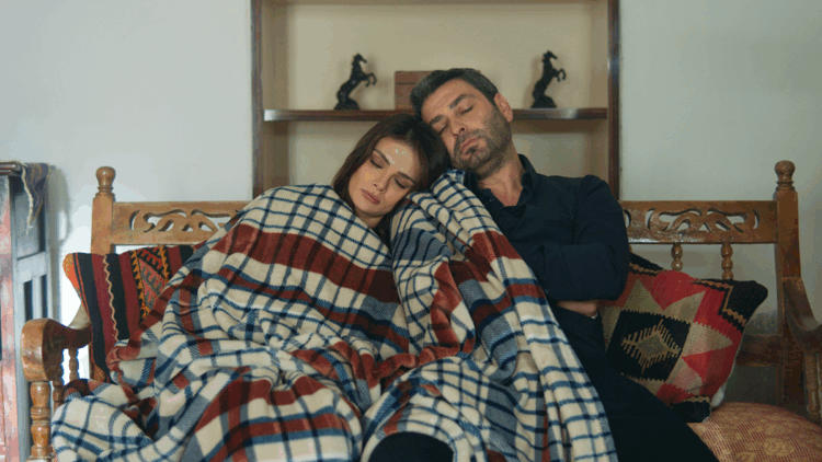 Sezen Aksu şarkısını Uzak Şehir'e hediye etti