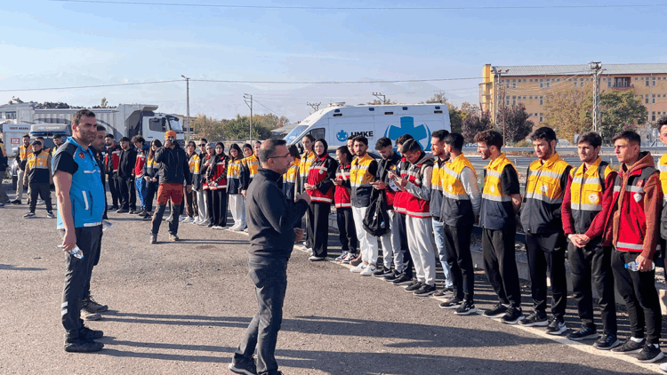 Sivil Savunma Programı öğrencileri de arama çalışmalarına katıldı