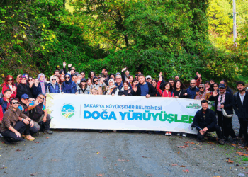 Sonbahar yürüyüşünde doğaseverler Doğançay Şelalesi’nde buluştu
