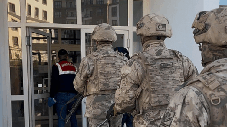 Sosyal medyada bomba yapımını öğreten 2 şüpheli tutuklandı