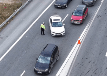 Sultangazi'de dron destekli trafik denetimi: 212 sürücüye 486 bin lira ceza yazıldı