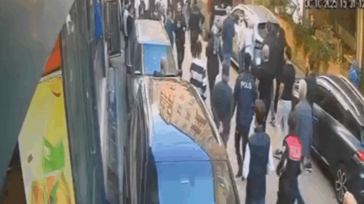 Sultangazi'de sözlü taciz iddiası; çevredekiler tarafından darbedildi