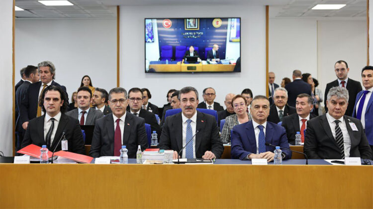 Açlık sınırının altında boğuşan yaklaşık 8 milyon emekli var