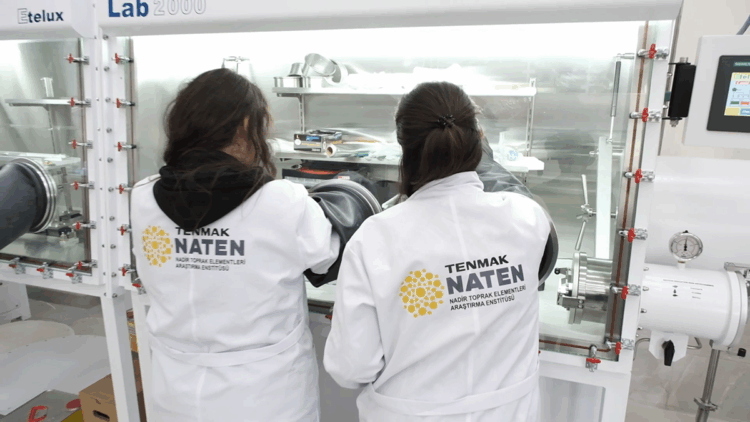 TENMAK NATEN'de cevherden uç ürüne kadar üretim çalışması