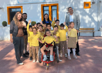 Tedavisi tamamlanan SMA'lı Defne'nin okul heyecanı